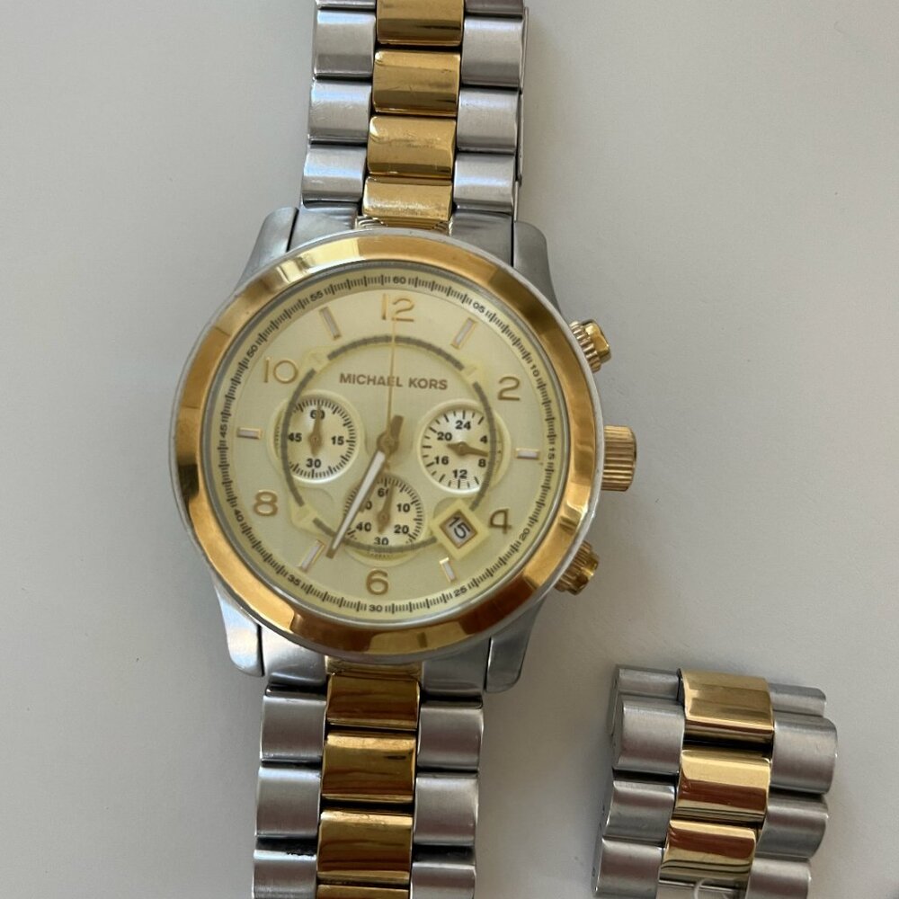 Michael Kors Silver & Gold 8098 Watch - Great condition! - Picture 3 of 4